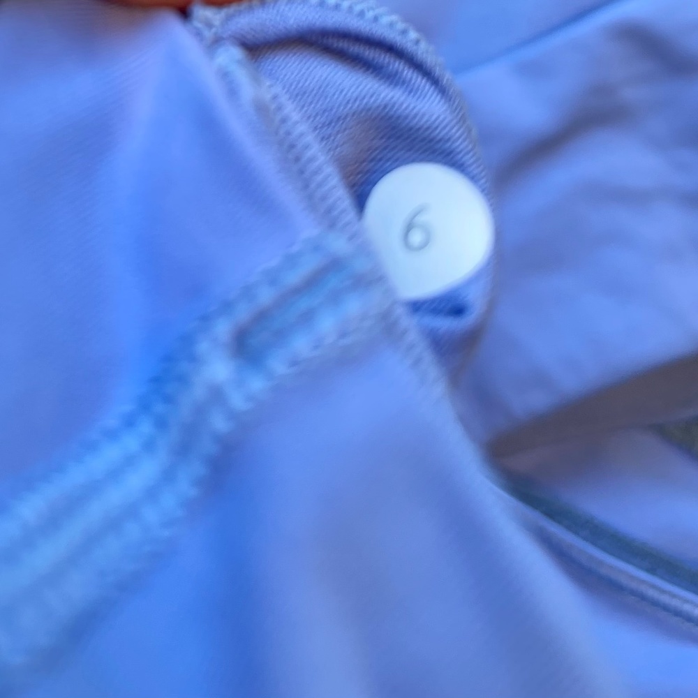 🌈Lululemon Athletica Workout Top Size 6🌈 - Picture 5 of 5